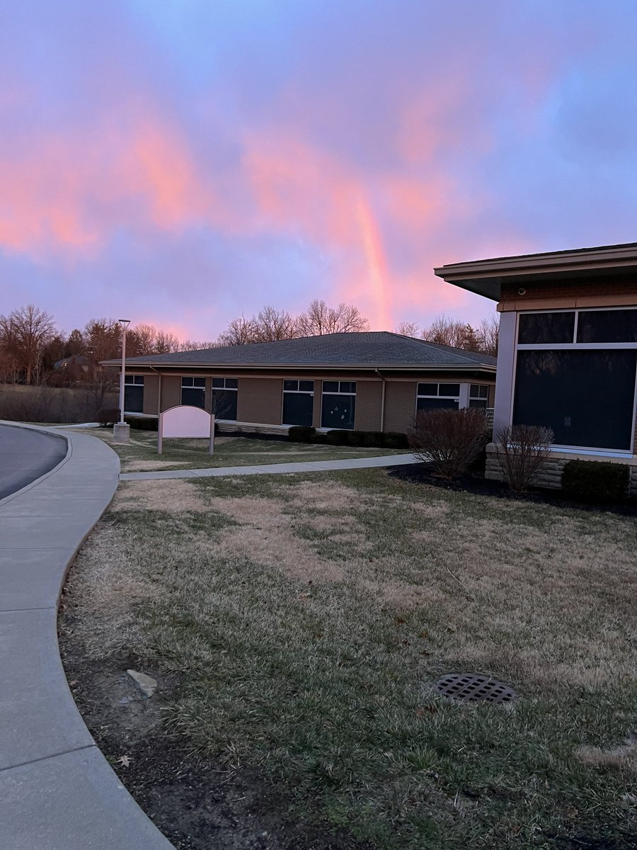 Wow! Grateful for a beautiful start to the day! Slow down and enjoy the little things today. 🌈🌅 <a href="/MapleDaleElem/">Maple Dale Elem</a> <a href="/SycamoreSchools/">Sycamore Schools</a>