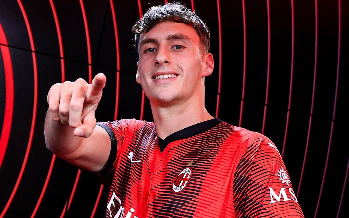 TheSpursExpress's tweet image. New AC Milan signing Filippo Terracciano on why he chose the back number #38 for Milan: 

"The shirt number? I chose 38 because I shared the entire time as a youth player with Udogie. I made this choice for him."

🇮🇹🤍