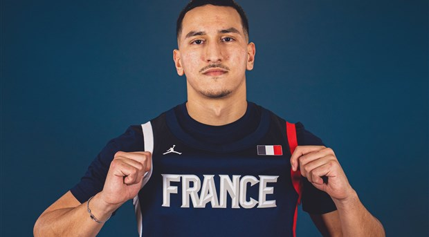 NicolasChapart's tweet photo. 💥💥@eFIBA_official star Warnocks becomes the first ever Frenchman taken in NBA 2K League Draft
https://t.co/1Av4a53xGR https://t.co/jIbfLtk6WA