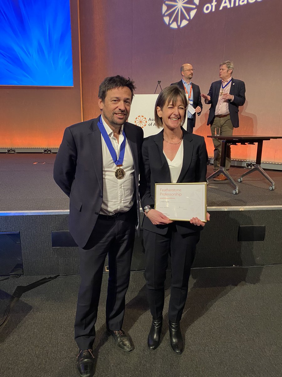 Congratulations to my amazing colleagues <a href="/Fionafionakel/">Fiona</a> (awarded Featherstone Professorship prize) and <a href="/doctimcook/">Tim Cook</a> (awarded Sir Ivan Magill Memorial Gold Medal for Innovation prize) from <a href="/RUHBath/">RUH Bath 🏥</a>.