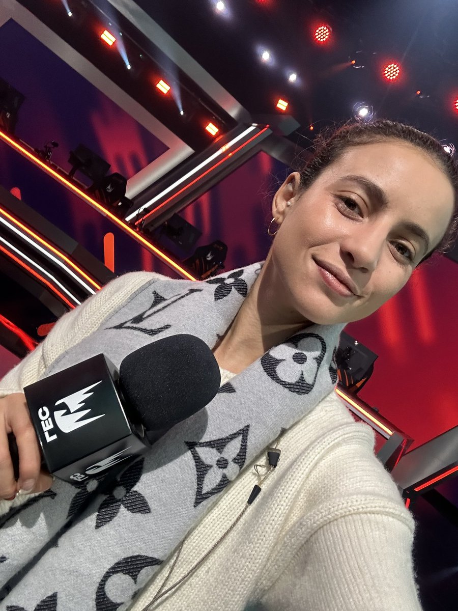 Laure Valée tweet media