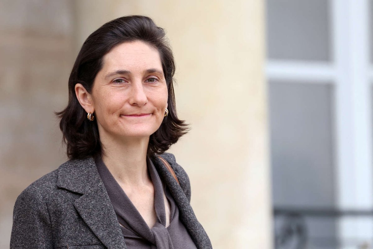 CerfiaFR's tweet photo. 🇫🇷 FLASH | Amélie Oudéa-Castera, nouvelle ministre de l'Éducation nationale, scolarise ses enfants dans l’établissement catholique Stanislas. Il prône une vision sexiste, homophobe et assimile l’avortement au « meurtre ». https://t.co/P4jWOpvjuA