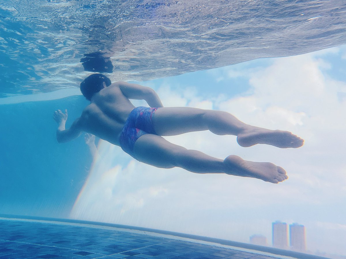 ayoooo_h's tweet photo. 空を泳ぐ🏊🏻‍♂️
#沖縄観光　#AquaCitta https://t.co/yU5P9HphgP