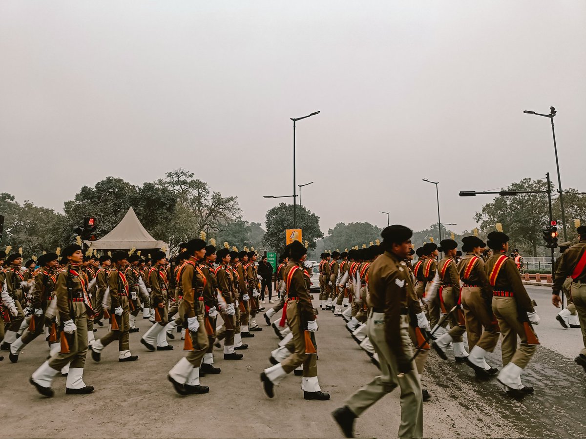 hoiboi_'s tweet photo. Republic day rehearsal is the most prettiest thing to watch at India Gate. https://t.co/ER6U7Lj2EB