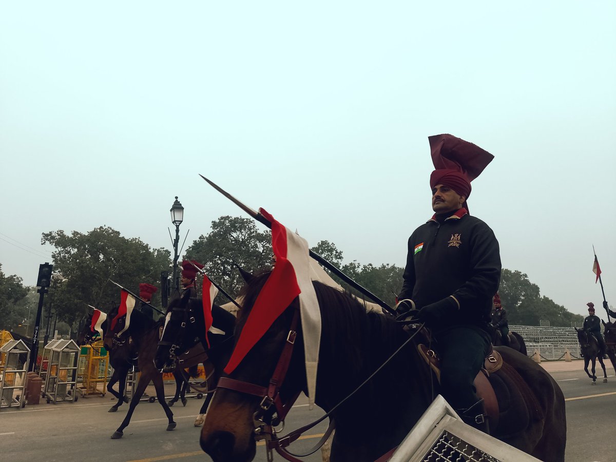 hoiboi_'s tweet photo. Republic day rehearsal is the most prettiest thing to watch at India Gate. https://t.co/ER6U7Lj2EB