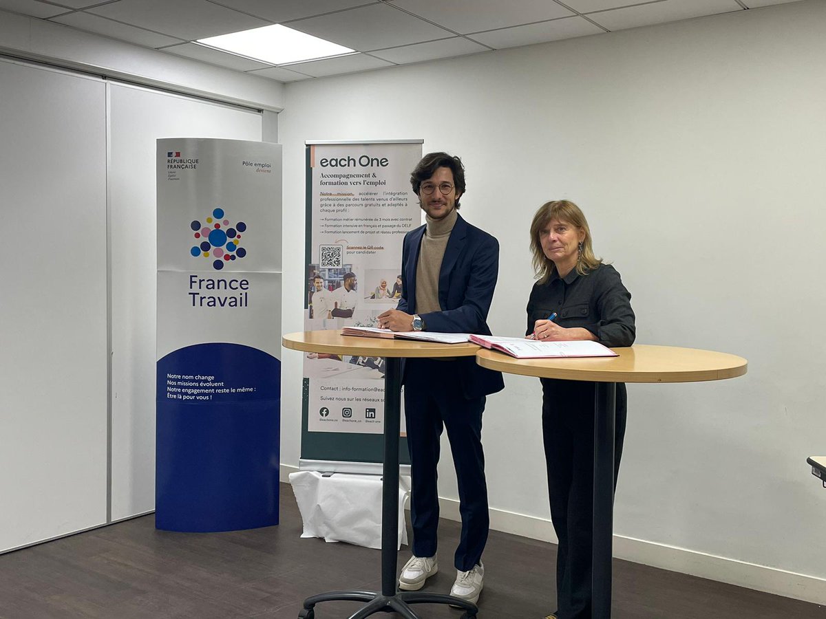 [✍️] <a href="/TheoScubla/">Théo Scubla</a>, co-fondateur d'<a href="/eachOne_co/">each One</a> et <a href="/Nadine_CRINIER/">Nadine CRINIER</a>, directrice régionale <a href="/FTravail_IDF/">France Travail Île-de-France</a> ont signé une convention de partenariat pour agir conjointement en faveur du retour à l'#emploi des publics les plus vulnérables

#AvecFranceTravail