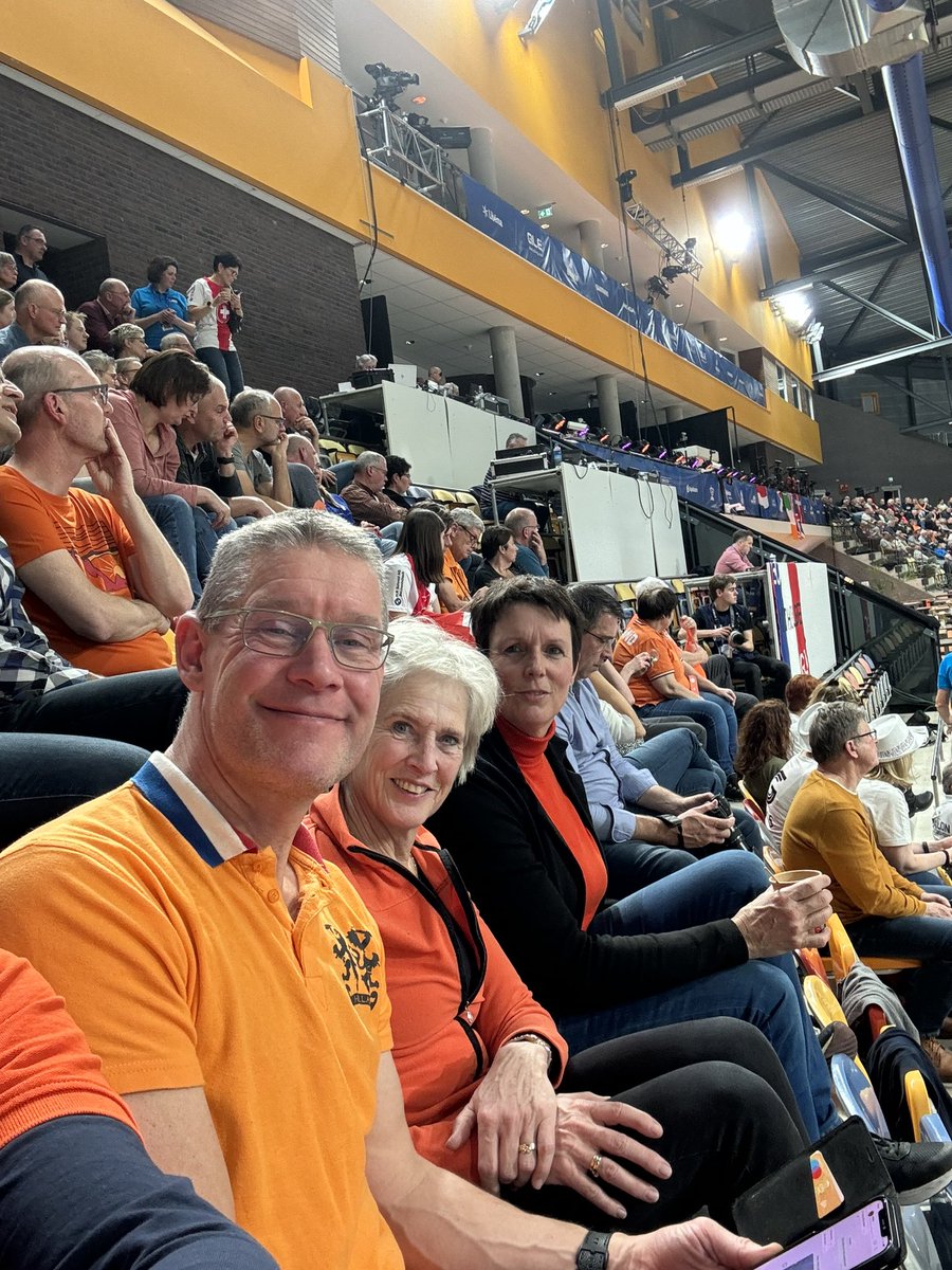 RonaldCleijsen's tweet photo. #EuroTrack24 enjoying ourselves at Euro Track championships at #omnisport Apeldoorn https://t.co/sPqeUCQ5gA