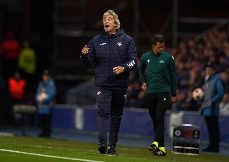 InformanteFiel's tweet photo. ⚠️ Palavras do técnico do Bétis, Pellegrini:

- Luiz Henrique não tem intenção de sair. Há uma boa oferta, não vou me opor, mas só porque não joga alguns jogos não significa que vai sair. Temos lesões e muitas variantes. Se alguém sair será por causa de uma boa oferta ao clube. https://t.co/1fAhIorcjZ