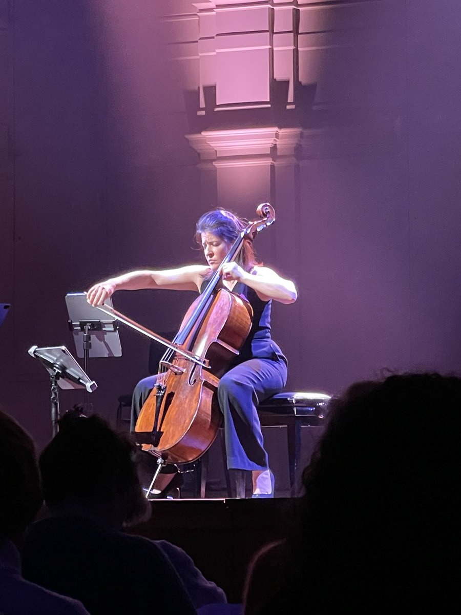 What a wonderful experience we had last night at Arnhem’s Theater! Whenever a new piece of music sees the light of day it's always a day of cultural celebration. It was a pleasure to premiere 'Togetherness', the new string quartet by the great #JonathanDove with him in the hall…