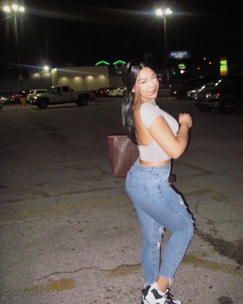 aliyahskyles2's tweet photo. blurry, but you get the picture https://t.co/EOMHeXG6EL