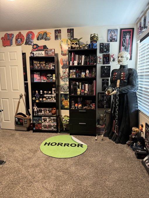 #horrorcollector 🤘🏻🖤 #office https://t.co/MzvZFs2Caa<a href="/tag/horrorcollector"class="tags">#horrorcollector</a><a href="/tag/office"class="tags">#office</a>