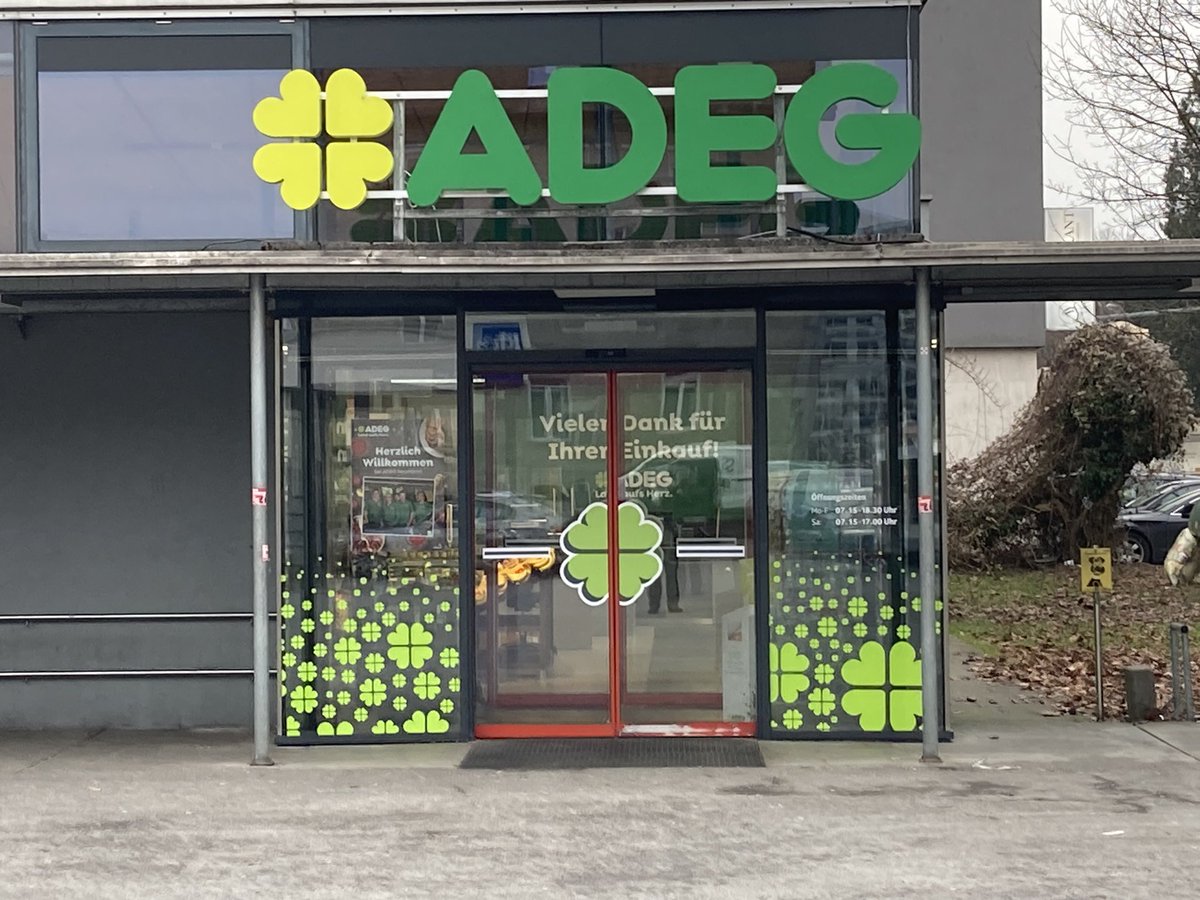 KHKindler's tweet photo. die gestern (als billa nachfolger) eröffneten #adeg in #vorarlberg schauen gut aus, sind sauber und einladend 👍
aber #voüs hon sie koans 🤔 https://t.co/P58SdPovwE