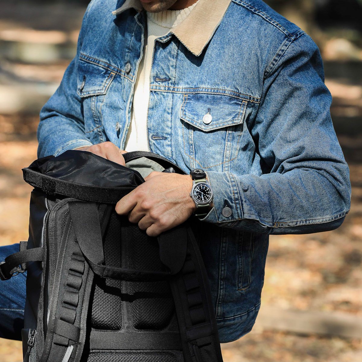 benrus_official's tweet photo. Wherever this weekend takes you, the DTU-2A/P is the carry essential you need. https://t.co/Yh674FRWBF #benrus #yourBENRUS #militaryhistory #military #militarywatches #benrusdtu #dtu #type1 #benrustype1 #womw #wotd #heritage #american #dtu2ap https://t.co/HpEVG2Onsf