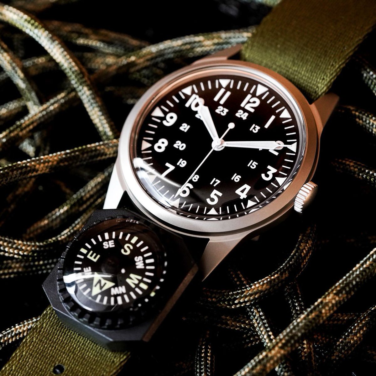 benrus_official's tweet photo. Wherever this weekend takes you, the DTU-2A/P is the carry essential you need. https://t.co/Yh674FRWBF #benrus #yourBENRUS #militaryhistory #military #militarywatches #benrusdtu #dtu #type1 #benrustype1 #womw #wotd #heritage #american #dtu2ap https://t.co/HpEVG2Onsf