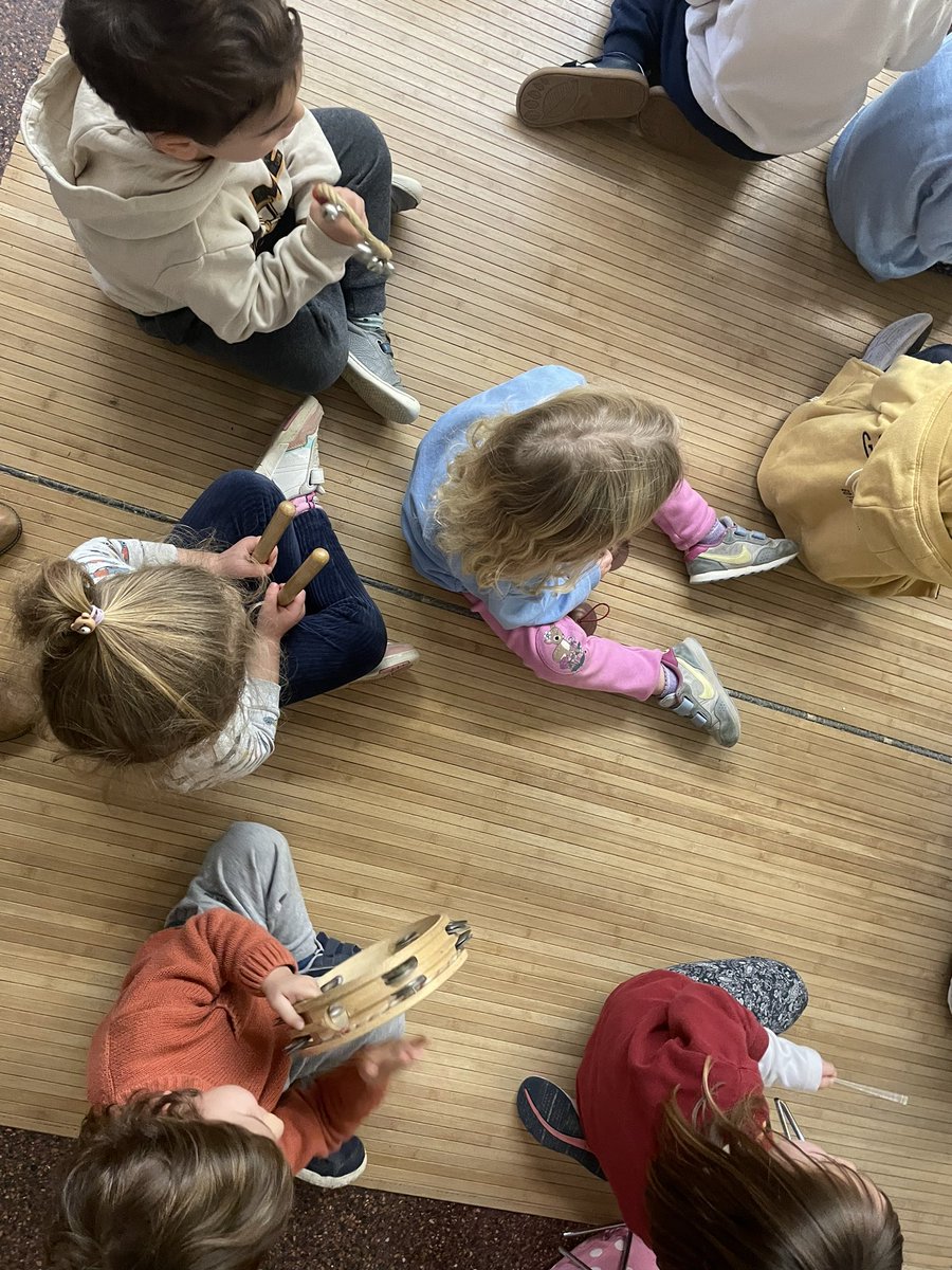 Escola Ítaca tweet media