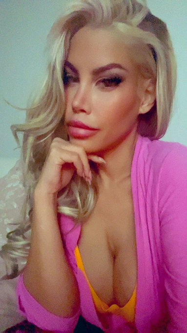 I have many secrets 😉❤️🥰📸 https://t.co/TjSyczW1OX