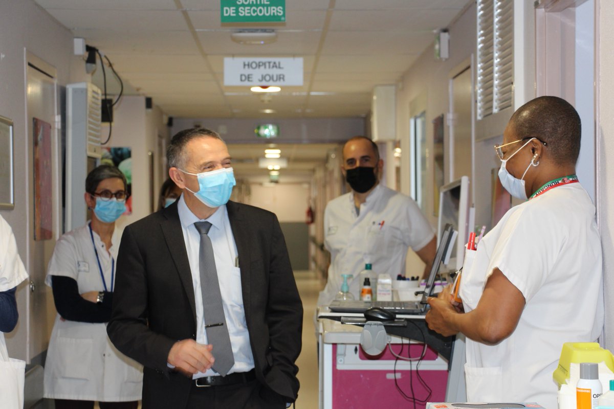 CHUdeNice's tweet photo. [Au cœur de nos services]
Visite de notre Directeur Général, @RodolpheBourret, à l'#hôpital l'Archet 2, au sein du pôle #digestif - urologie - chirurgie de transplantation – #endocrinologie – #nutrition du Pr. Nicolas Chevalier.
#CHUdeNice #gastroentérologie #hépatologie https://t.co/nVYHWiTSNV