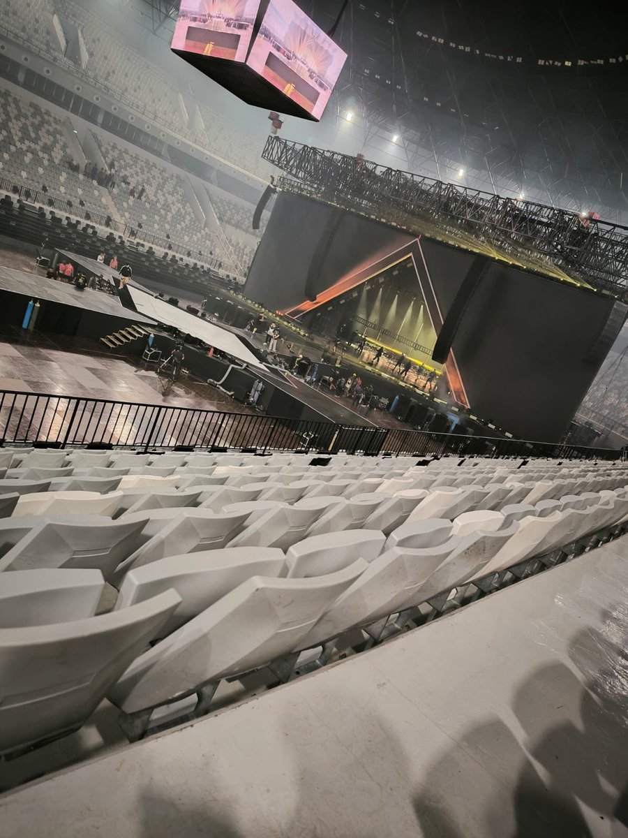 sproustyle's tweet photo. AAAAA stage the unity 🤩 https://t.co/wOLy7qnY9T