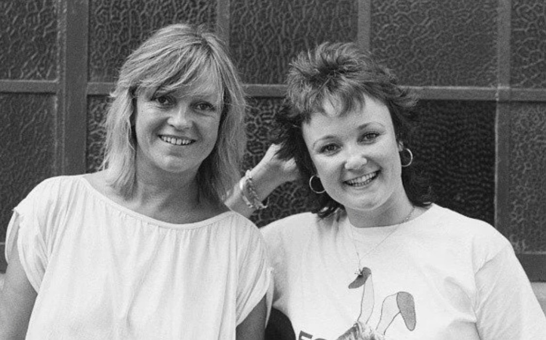 RIP #AnnieNightingale 🙏😥

Photographed here with the late #JaniceLong... both true, female radio pioneers.