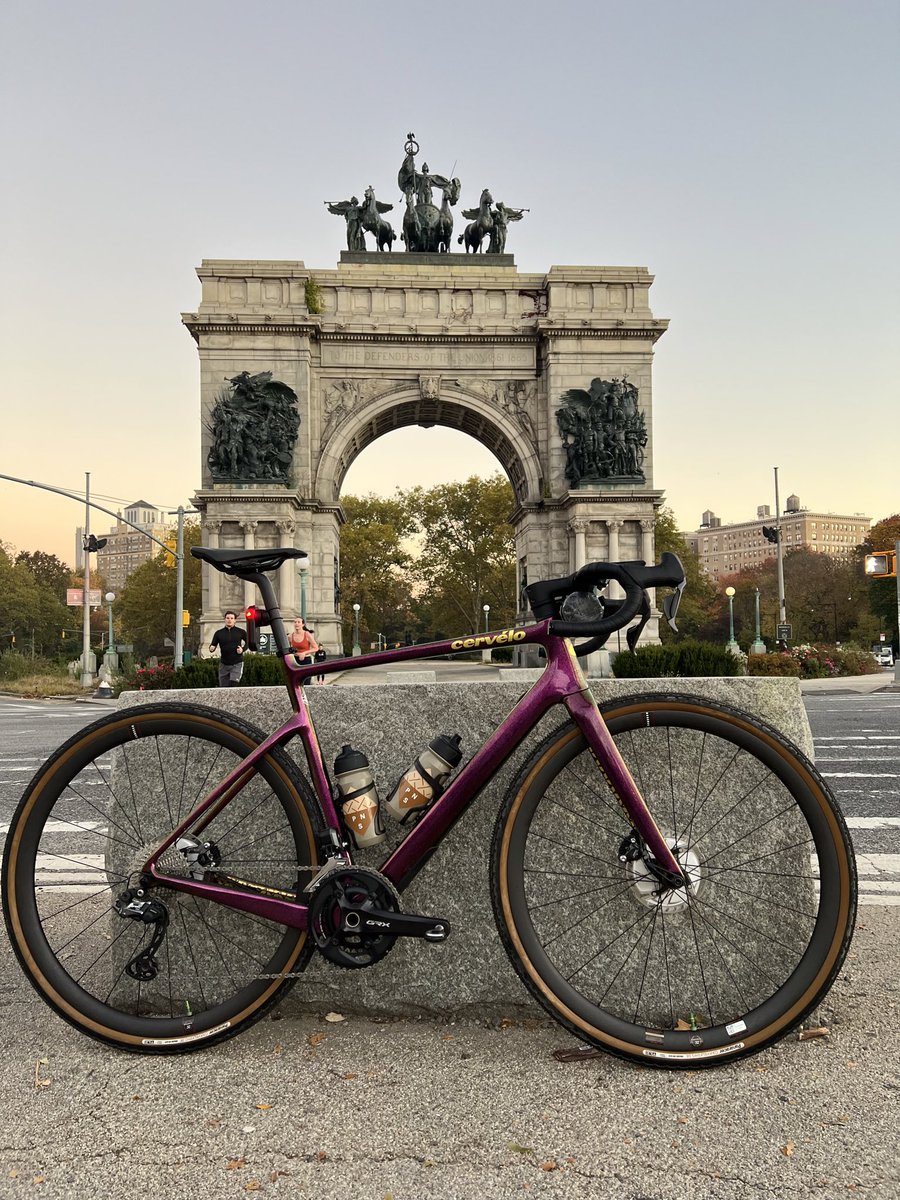 Jake Mendel tweet media