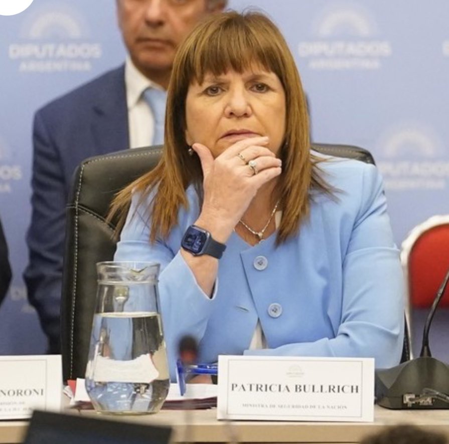 Doctor_Soto's tweet photo. Hoy acompañaré a la Dra. Patricia Bullrich, que recibirá al Of. Luis Oscar Chocobar en el Ministerio de Seguridad de la Nación. Chocobar obró en Legítima Defensa. Cumplió con su Deber. https://t.co/unma793cQa