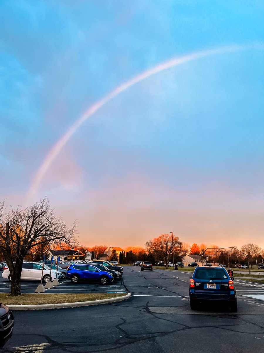Mrs_Roessner's tweet photo. At @wolvestweet had a BEAUTIFUL rainbow this morning! And it quickly disappeared. https://t.co/liOOR0wpkY