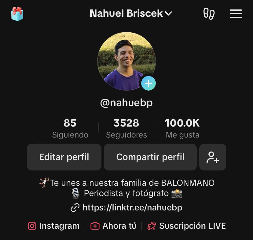 nahuebp's tweet photo. 🔥𝐒𝐔𝐏𝐄𝐑𝐀𝐌𝐎𝐒 𝐋𝐎𝐒 𝟏𝟎𝟎𝐊🔥
👍Superamos la barrera de los 100K de likes haciendo vídeos cortos sobre 𝗯𝗮𝗹𝗼𝗻𝗺𝗮𝗻𝗼
📲Es un camino largo e intenso, pero aun queda mucho por recorrer y hablar de nuestro deporte
#ShareHandball https://t.co/8NoKLndwn5