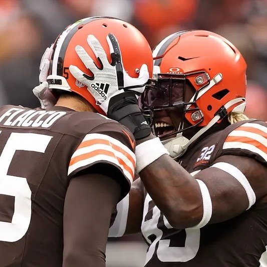 karnsies817's tweet image. Imagine the Cleveland Browns getting the first victory of the NFL playoffs.

Imagine the Cleveland Browns headed to the divisional round just 2 wins away from the Super Bowl.

Imagine the Cleveland Browns storybook season with a storybook ending.

GO BROWNS 🐶