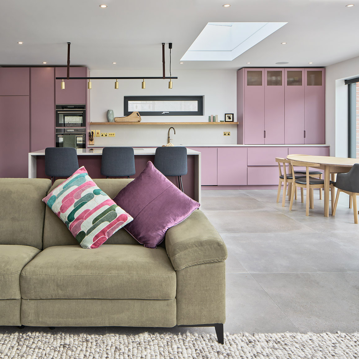 This residential property by Emmett Power, Architect uses natural light, materials and colour palette to create a truly beautiful living space. 

#homeinspo #architecturedesign #livinginstyle