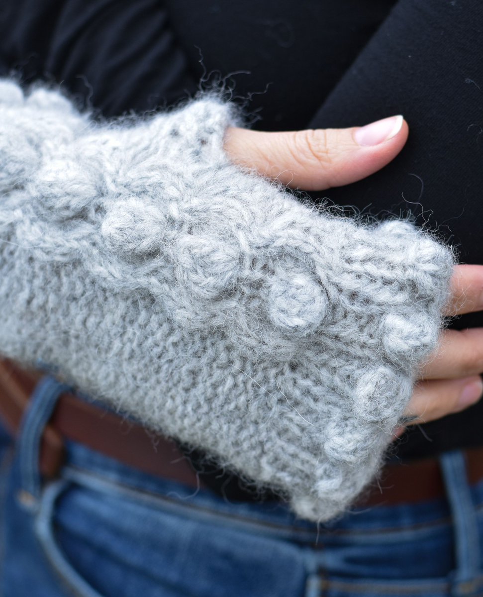 Universal Yarn tweet media