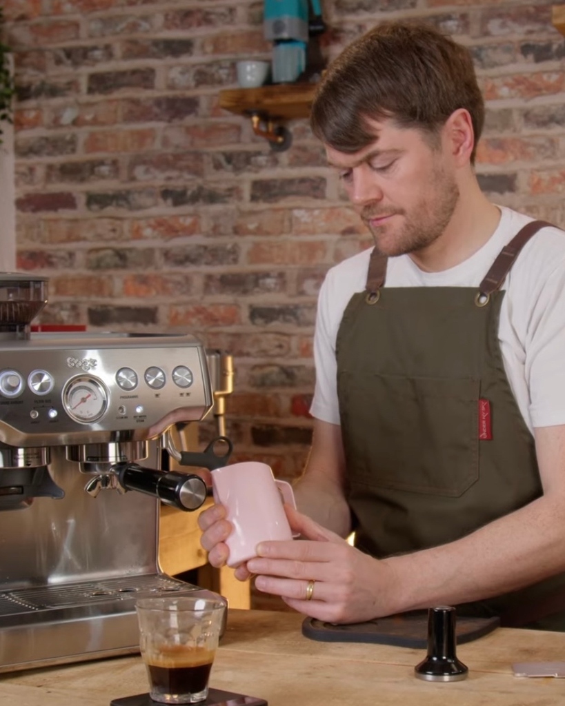 ukcoffeeblog's tweet photo. Pssshhhhhhhhh 💨
#coffee #milksteaming #coffeelovers #homebarista #baristalife https://t.co/sAXgjpBSne