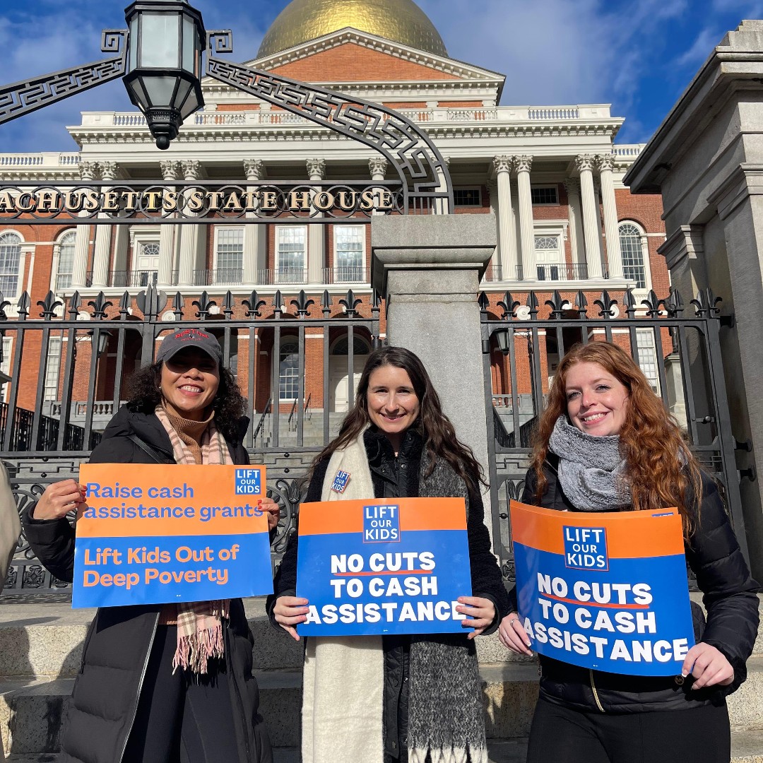 Yesterday the Lift Our Kids Coalition held a rally outside of the State House to urge the governor to rescind cuts to cash assistance grants.  Use the link (ow.ly/mm1W50Qq7QK) to take action.

#Advocacy #SocialWorkers #PovertyIsAPolicyChoice #MApoli