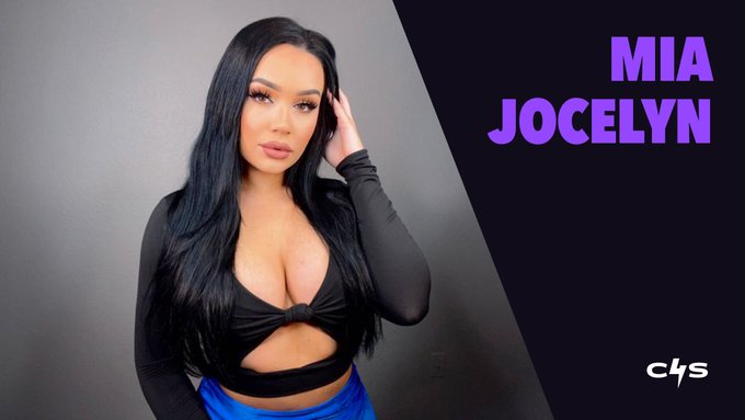 Meet your taboo &amp; fetish friendly creator!  The beautiful &amp; talented @MiaJocelynn is adored by  fans