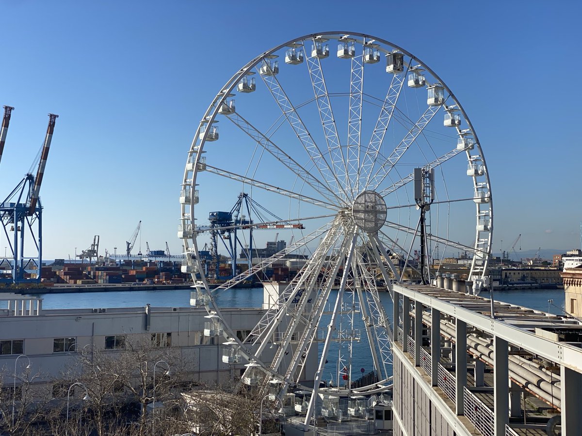 aktogenova's tweet photo. Una tiepida e inaspettata giornata di primavera al Porto Antico di Genova https://t.co/FEq3yTEBOc