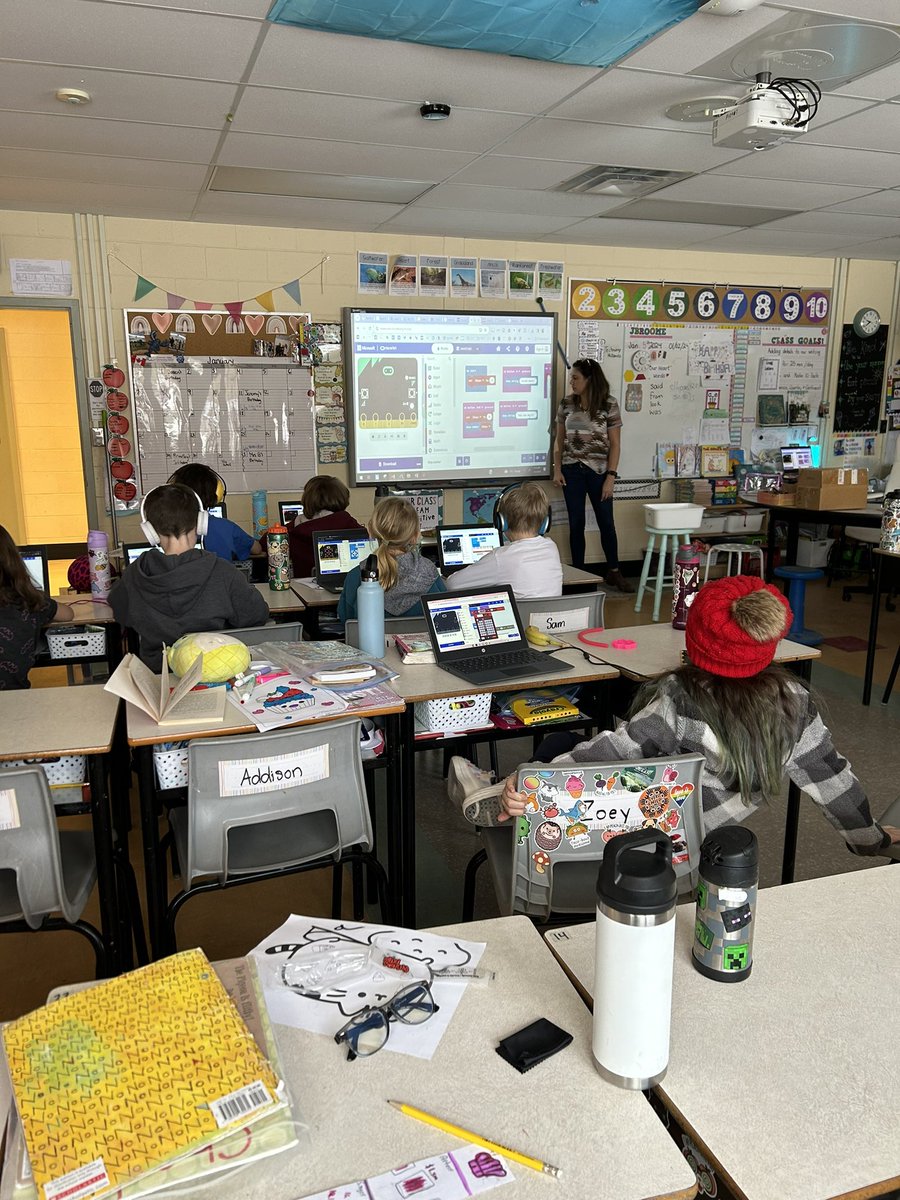 Microbits with <a href="/MrsDsTech/">Mrs. Daniels</a>! So much fun! <a href="/AVRCE_NS/">Annapolis Valley Regional Centre for Education</a> <a href="/AvrceT/">AVRCE Tech</a> <a href="/GaspereauSchool/">Gaspereau Valley Elementary School</a>