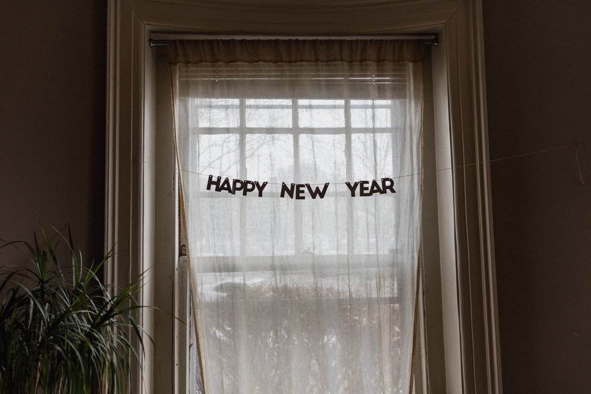 fotografencom's tweet photo. Liebe Fotografen, möge das neue Jahr euch perfektes Licht, fesselnde Momente und erstaunliche Perspektiven sowie wunderschöne Fotografien bringen. Frohes Neues Jahr 2024! 📸🎉

https://t.co/Sz0MWt1L86

#FrohesNeuesJahr2024 #Fotograf #Foto #Fotografie https://t.co/fOr5OqtYCo
