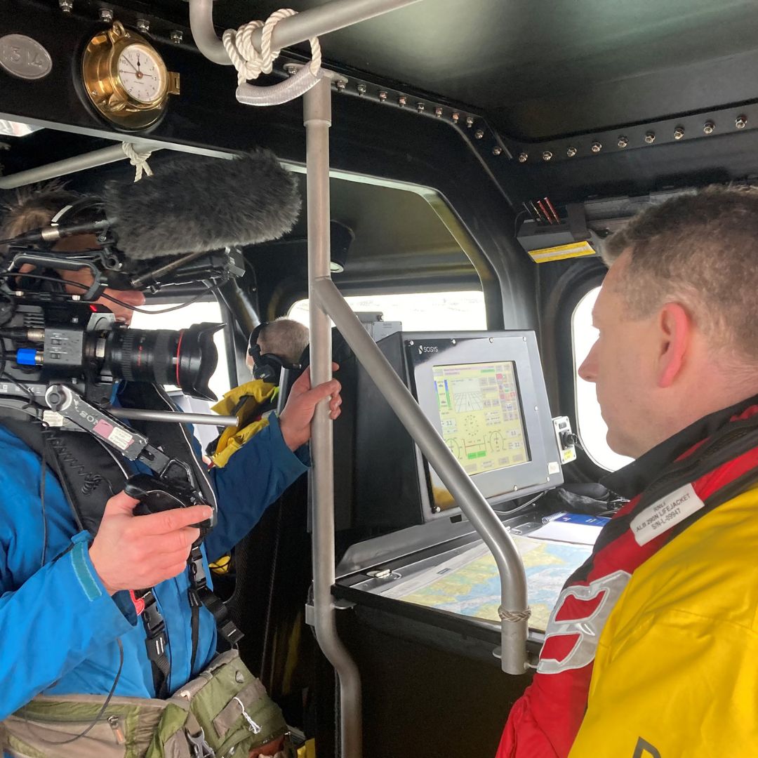 RNLI's tweet photo. Catch our lifesavers from @Selseylifeboat on @ITV's Love Your Weekend with Alan Titchmarsh this Sunday at 9.30am. 

Don't miss the exclusive footage of one of their training sessions on the water and their reflections on 200 years of lifesaving!

#RNLI200 https://t.co/NJFpMJRMkD