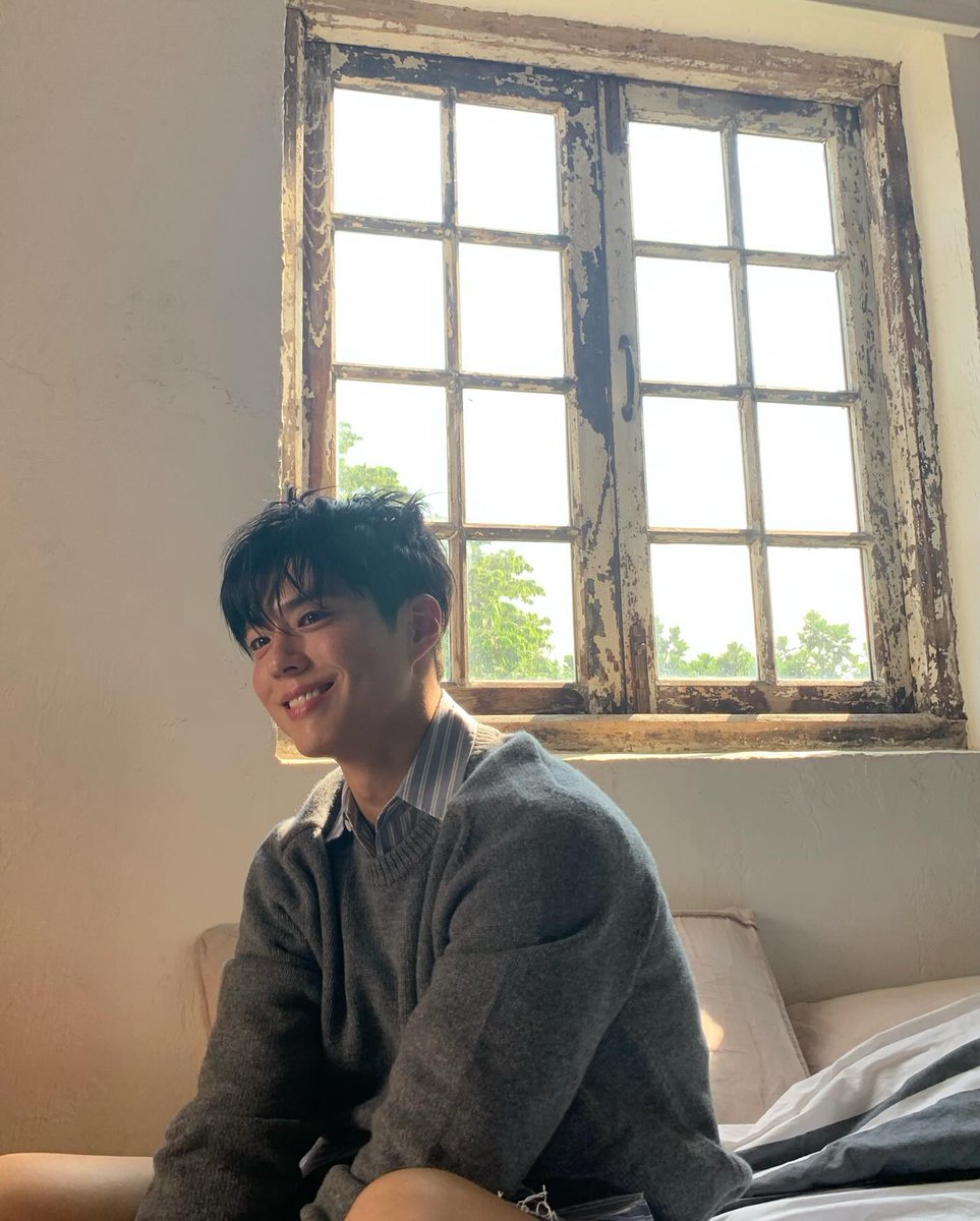 BBOGUM_'s tweet photo. 친구들아 진짜 실망이다 나 왜 안불러줬냐 https://t.co/TVhzD6nWTE