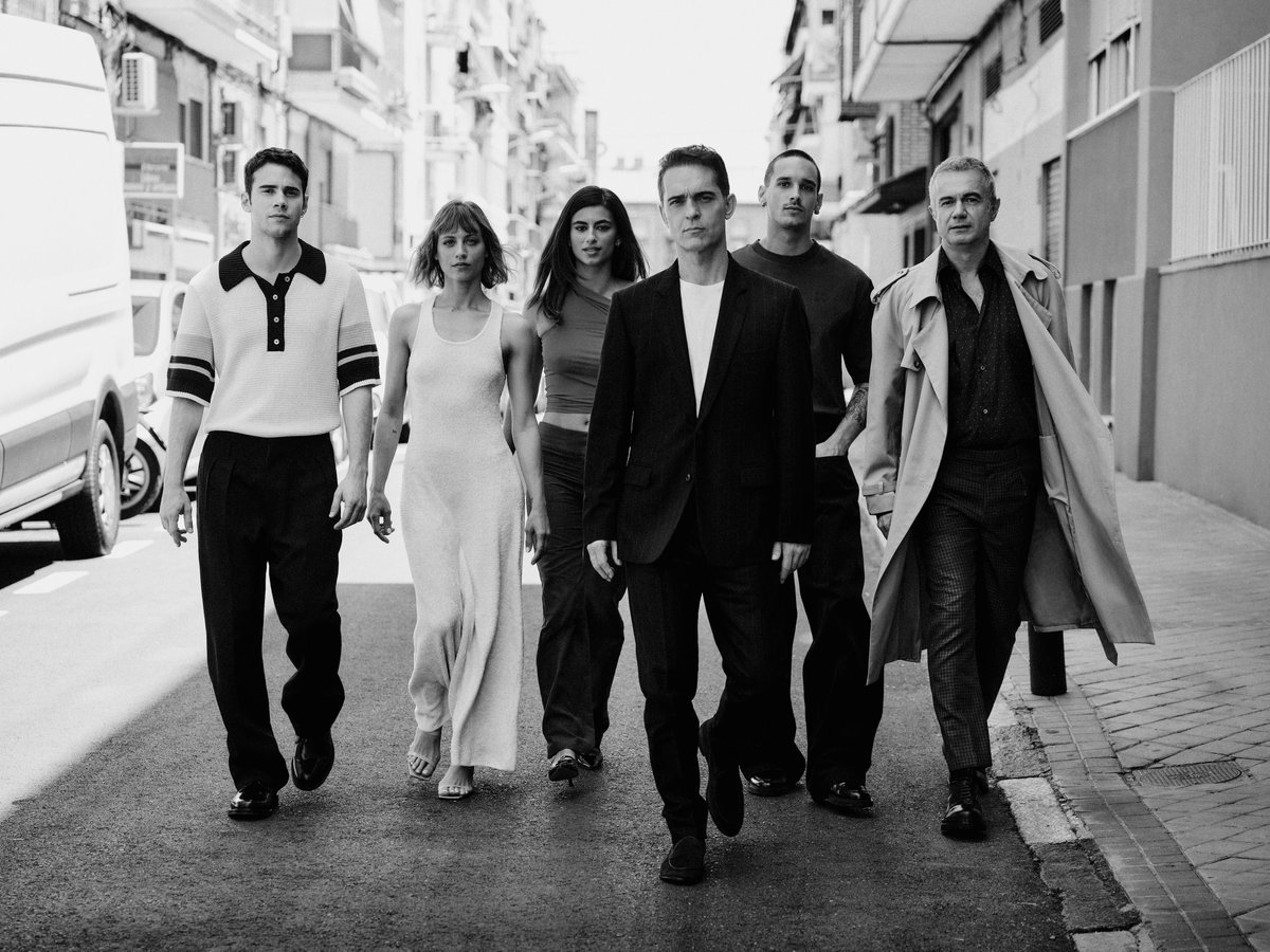 lacasadepapel's tweet photo. La elegancia siempre formó parte del plan.

Elegance was always part of the plan. https://t.co/5uoX5ORJ8k