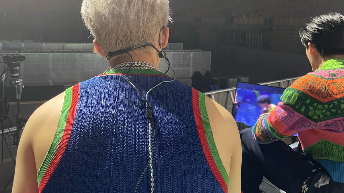 njmhae's tweet photo. jaemin’s broad back 🫠 https://t.co/gfe82DhzGh