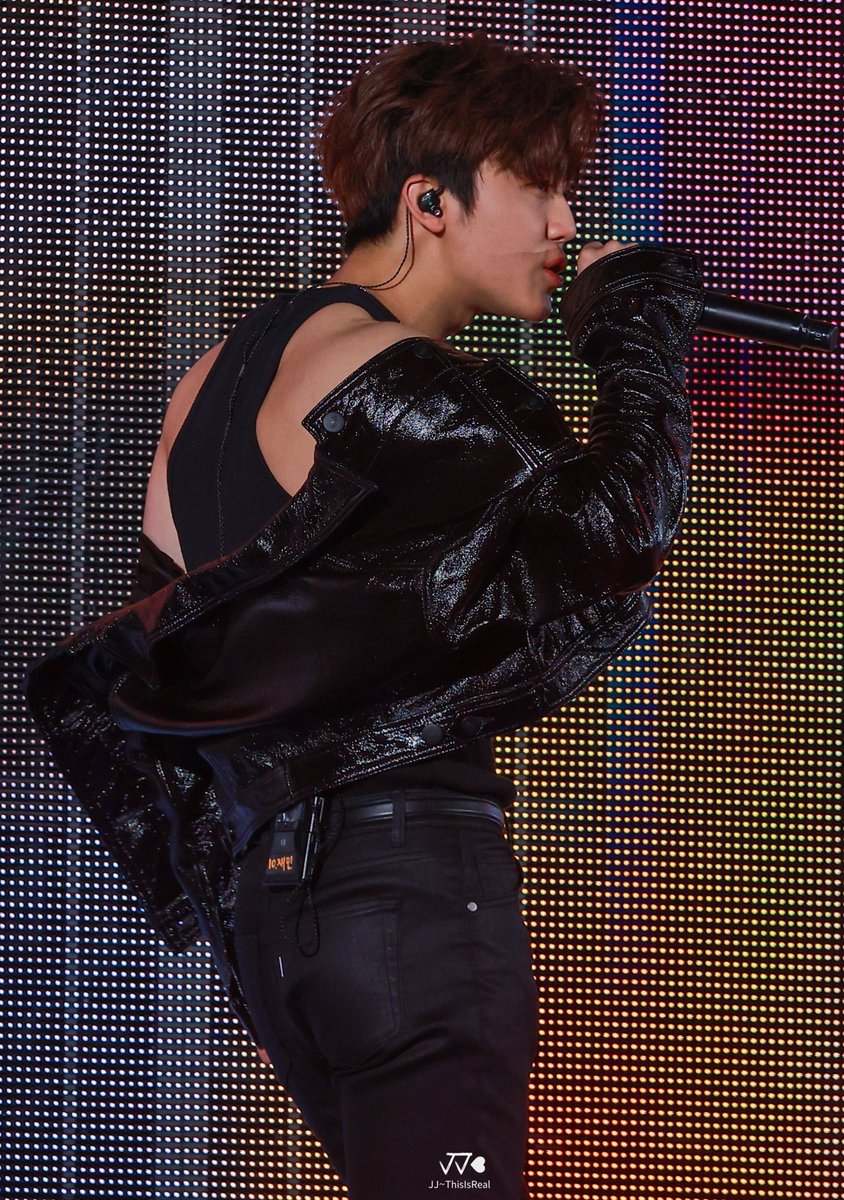 njmhae's tweet photo. jaemin’s broad back 🫠 https://t.co/gfe82DhzGh