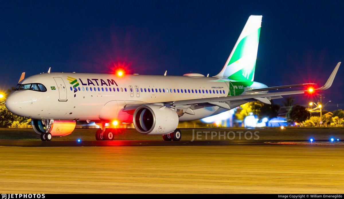 SpottersArg's tweet photo. El Airbus A320neo de LATAM con el livery de la bandera de Brasil 🇧🇷 ayer en São José do Rio Prieto. https://t.co/BRulpeDSlg
