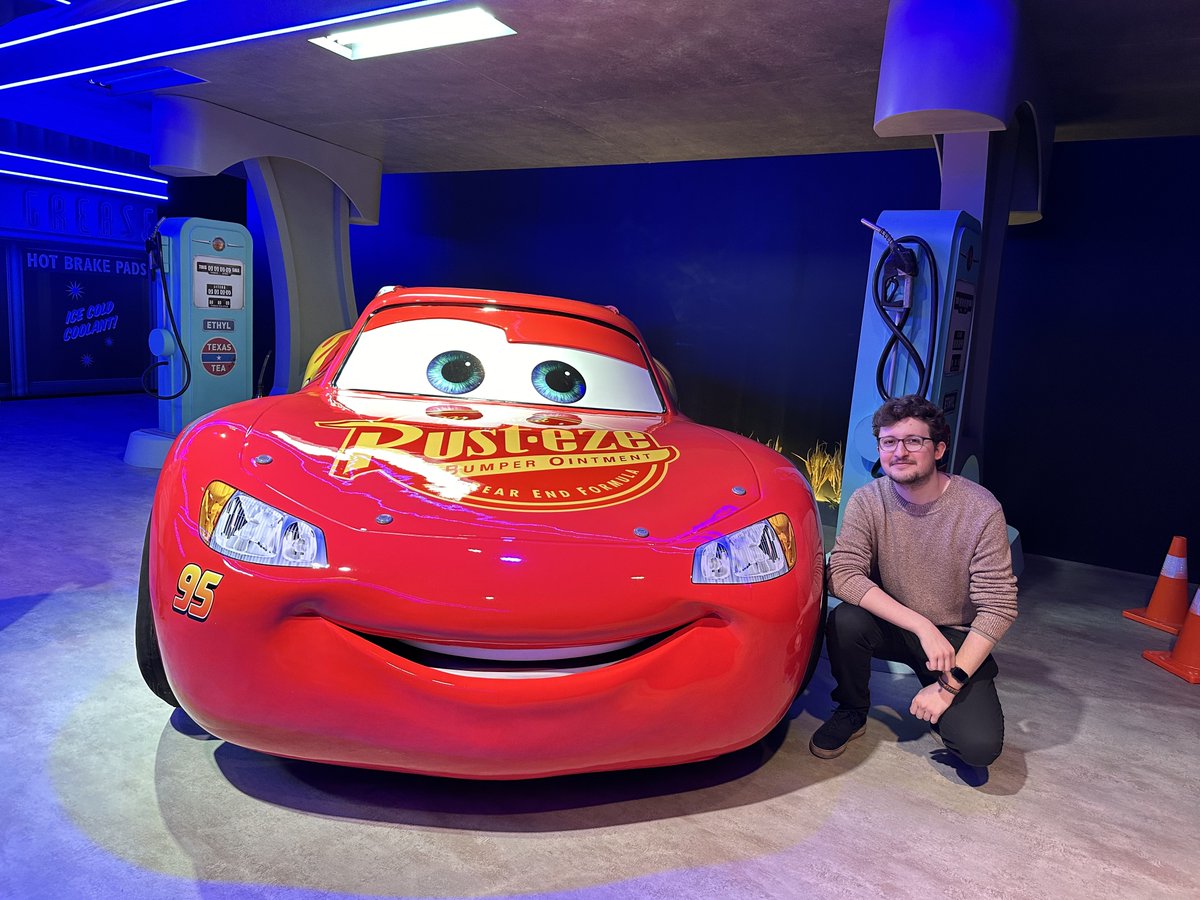 victorabadf1's tweet image. Hoy he tenido el honor de conocer a uno de mis pilotos favoritos de la infancia.