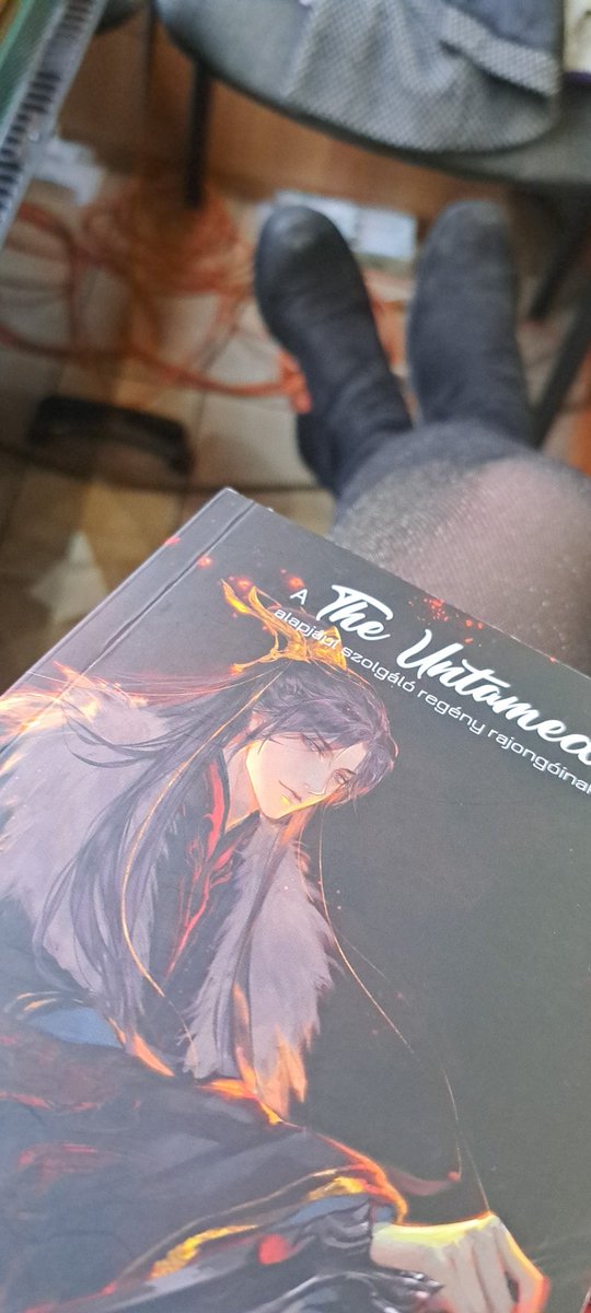 eccentricredhe2's tweet photo. So I'm reading #2ha today at work and bracing myself for the worst (I have no idea what happens in it just that it's a bit brutal) https://t.co/KYWsbg9VTx