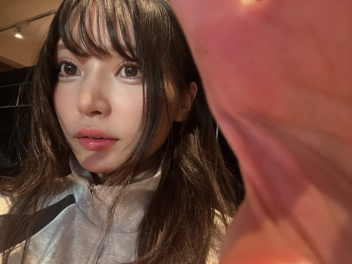 メイクさん、スタッフさんのおかげで、
「よーし！」と頑張れる日。
こんなメイク自分じゃ出来ないやい！！！ https://t.co/I6sJoMtkkG