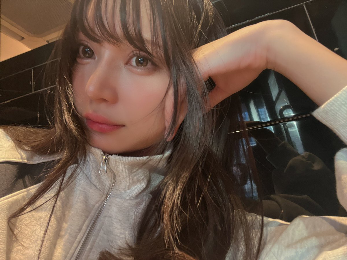 メイクさん、スタッフさんのおかげで、
「よーし！」と頑張れる日。
こんなメイク自分じゃ出来ないやい！！！ https://t.co/I6sJoMtkkG