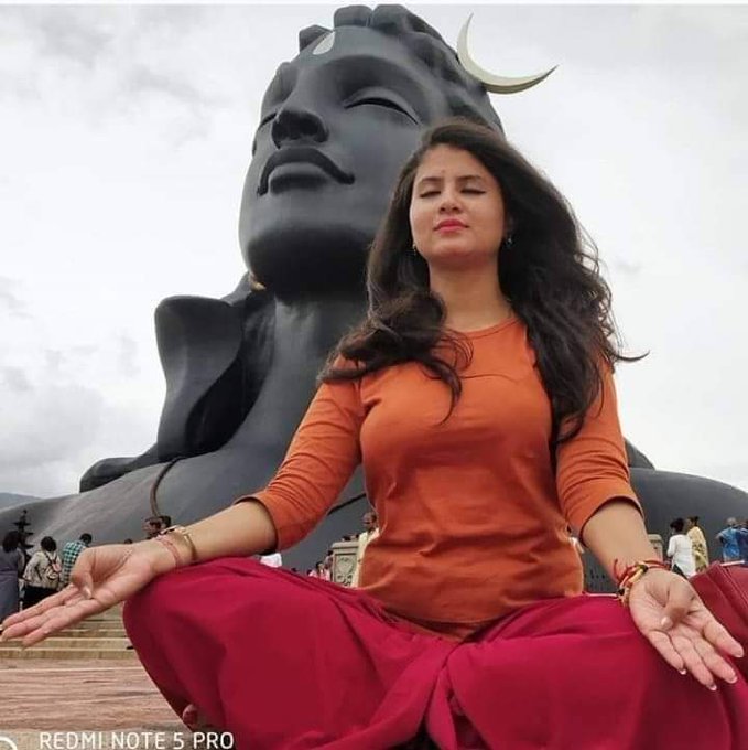 बूंद बूंद को तरसे योगी गागर भर सागर, है.! 
जिस शंकर को तू ढूढे बाहर वो तो तेरे अंदर है.! 

#हर__हर__महादेव_ॐ 🙏