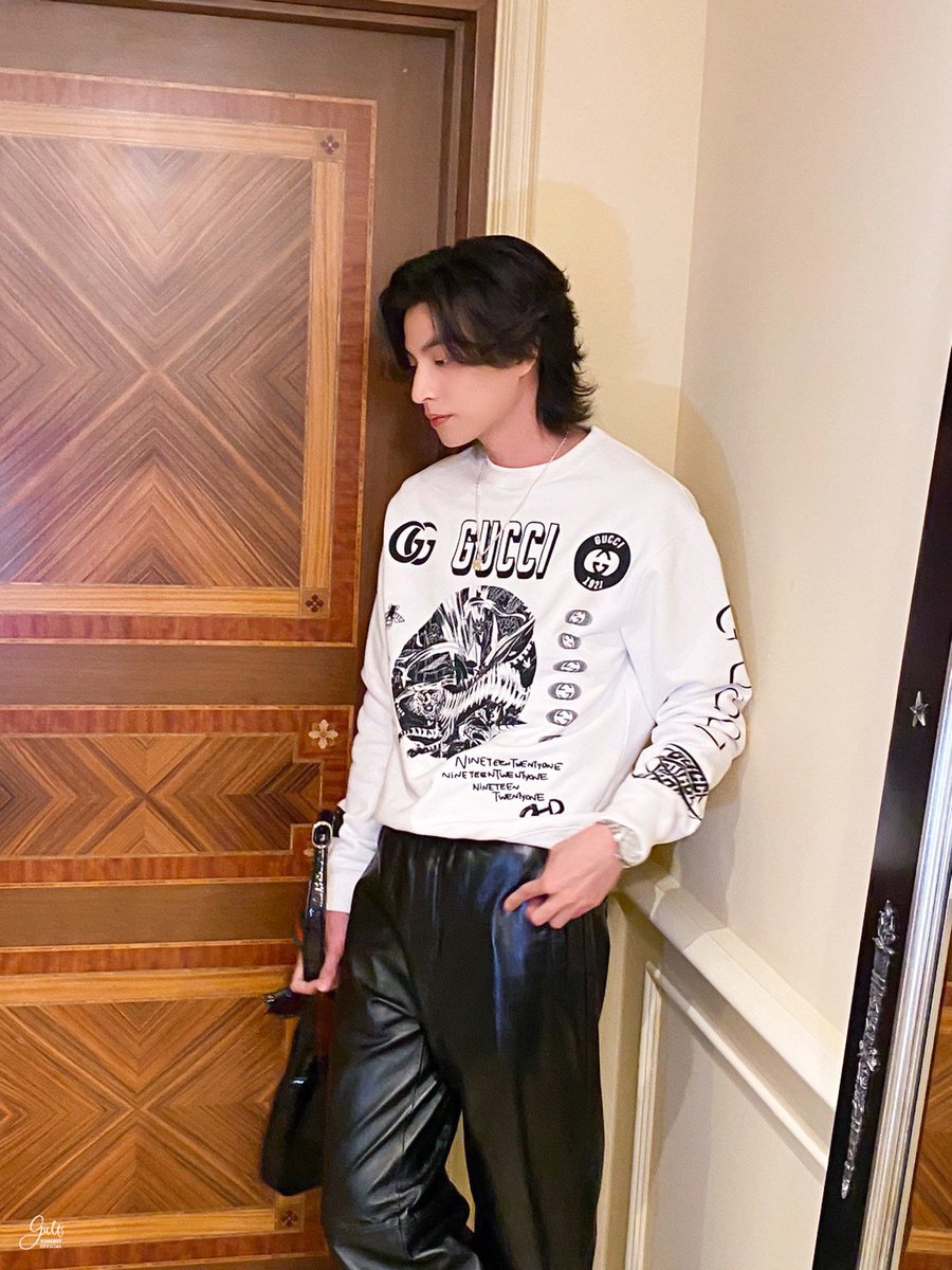 Ready​ to #GucciFW24​ Men's Fall/Winter 2024

GULF​ X GUCCI MFW
#GucciFW24xGULF