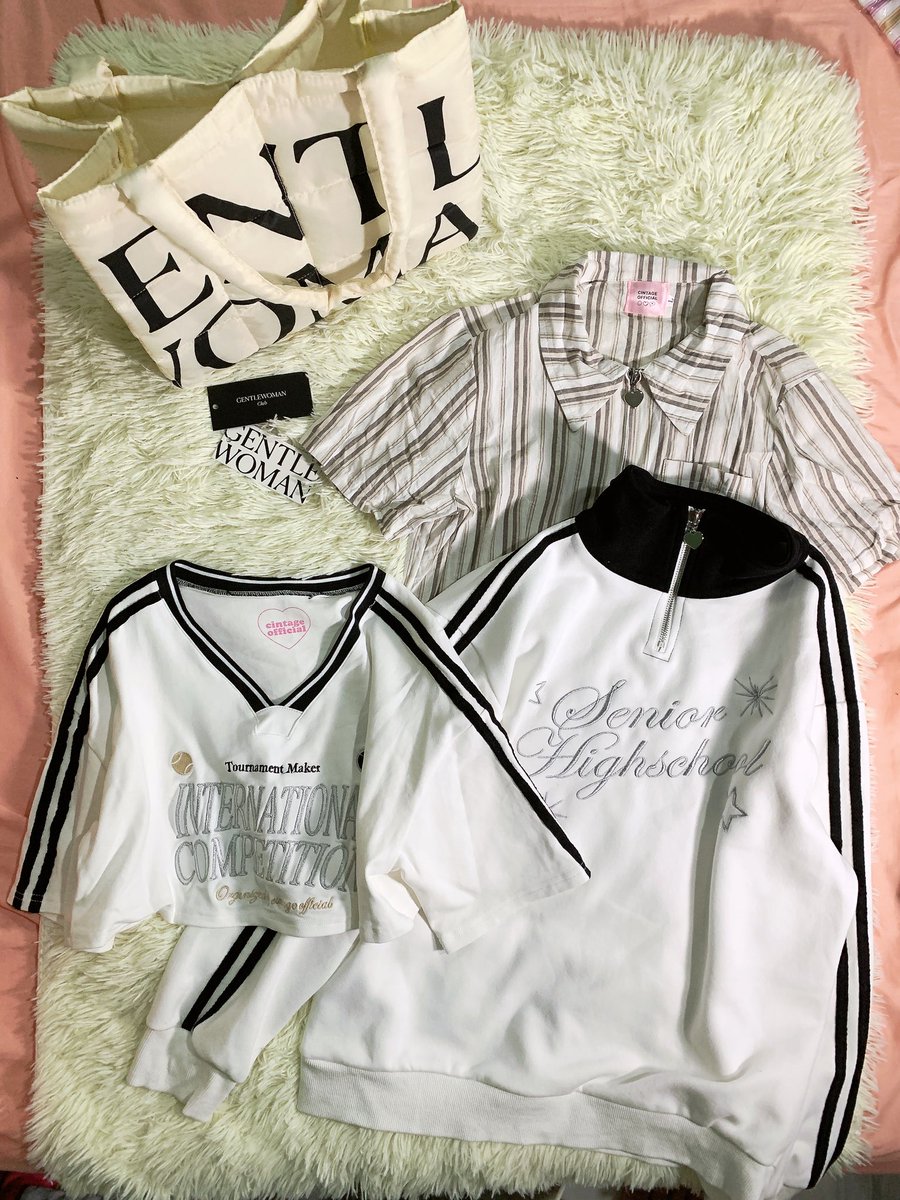 fnn2406's tweet photo. ` ·. 🦋 ส่งต่อเสื้อผ้างับ   ͯ.· ´*
 
𐀔 ลงวันเสาร์ 19.30 น. 𐀔 

⌗ค่าส่งเหมา 40 b. 
☁️ รี+ปัก+ฟอล ลด 5 b. ☁️
#ส่งต่อ #ส่งต่อเสื้อผ้า #ส่งต่อเสื้อผ้ามือสอง #ส่งต่อเสื้อผ้ามือ2 #เสื้อผ้ามือ2 #เสื้อผ้ามือสอง #โล๊ะตู้เสื้อผ้า #ส่งต่อกระเป๋า #ส่งต่อstylist #ส่งต่อcintage #cintageshop https://t.co/2OsRaPWDoX