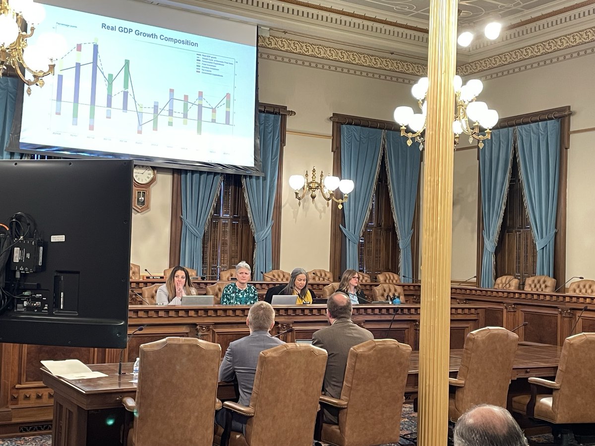 MiTreasury's tweet photo. CREC conference principles (an all-female first!):
🔹Mary Ann Cleary, Director, House Fiscal Agency
🔹Rachael Eubanks, State Treasurer
🔹Kathryn Summers, Director, Senate Fiscal Agency
🔹Jen Flood, State Budget Director #CREC #MiGov https://t.co/CyLd8HxHP1